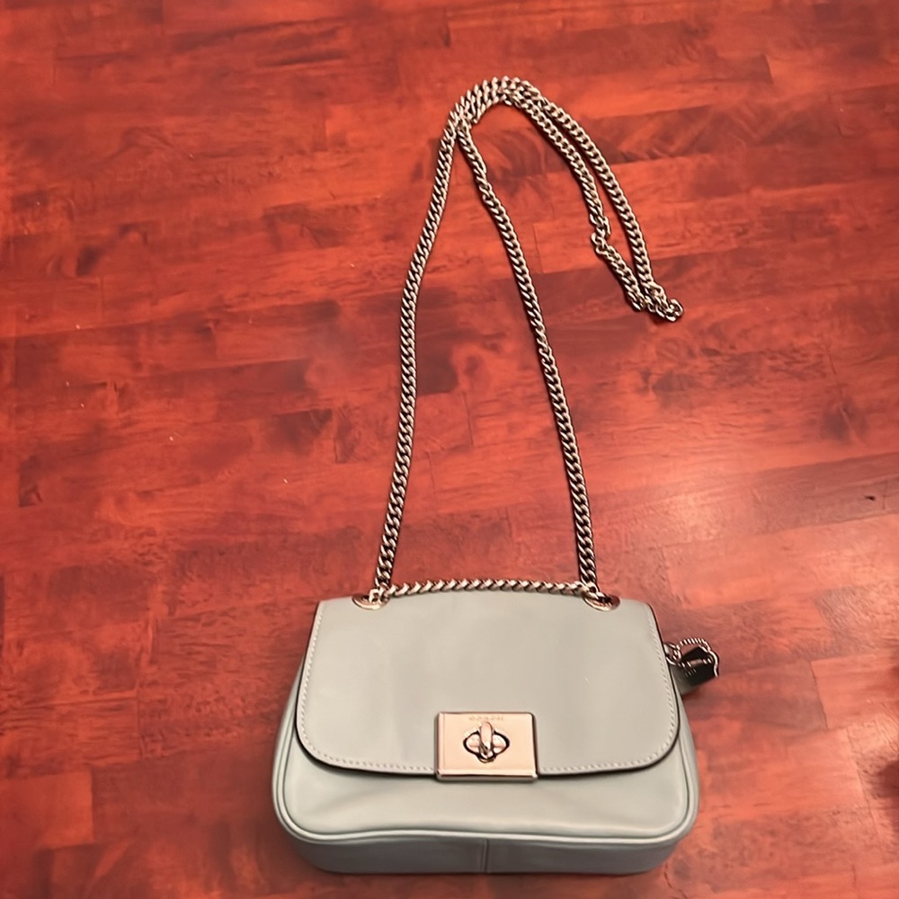 Coach classic leather purse- great condition!